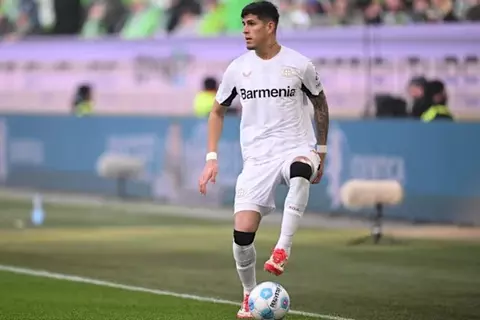 تقارير: هينكابي يخضع للفحص الطبي مع أرسنال 